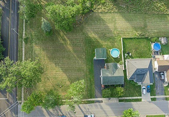 3rd image of 1310 Payne Ave
