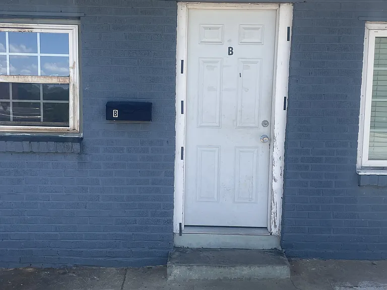 4 Marler St #B — Photo 7