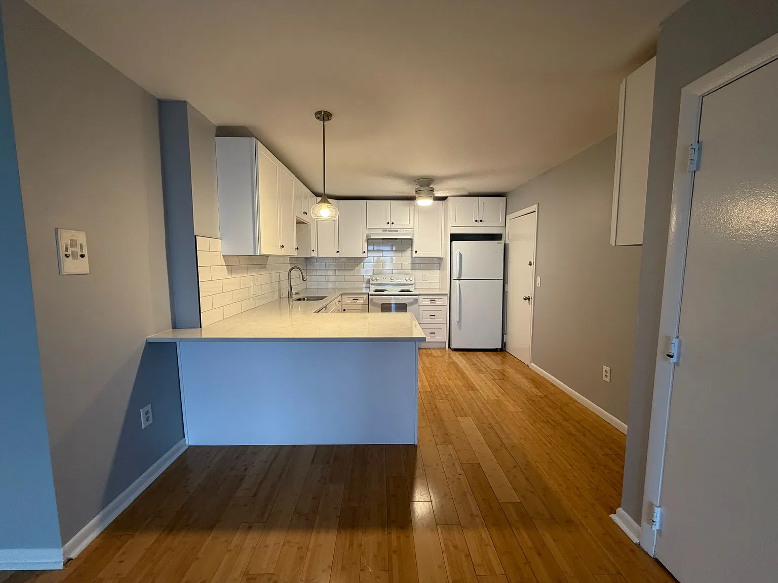 2 bed, 800 sqft, $2,800 — Photo 2
