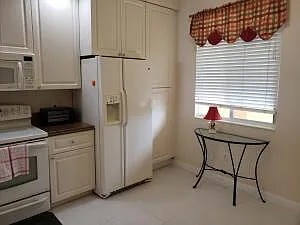2 bed, 2.0 bath, 1989 sqft, $2,500 — Photo 2