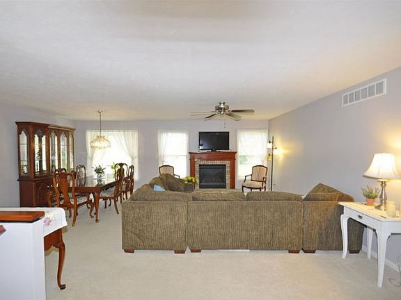 2nd image of 5635 Place Dr
