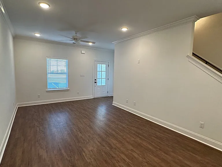 636 Cottage Grove Cir #1 — Photo 3