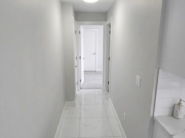 2 bedroom rental in Surrey — photo 7