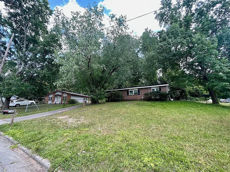 1100 Savannah Dr — Photo 3