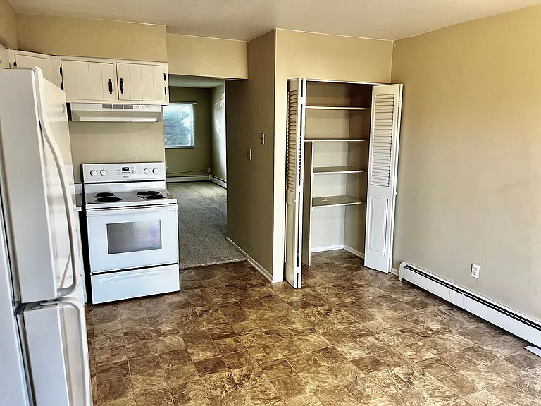 1782 & 1784 N Overland Trl — Photo 9