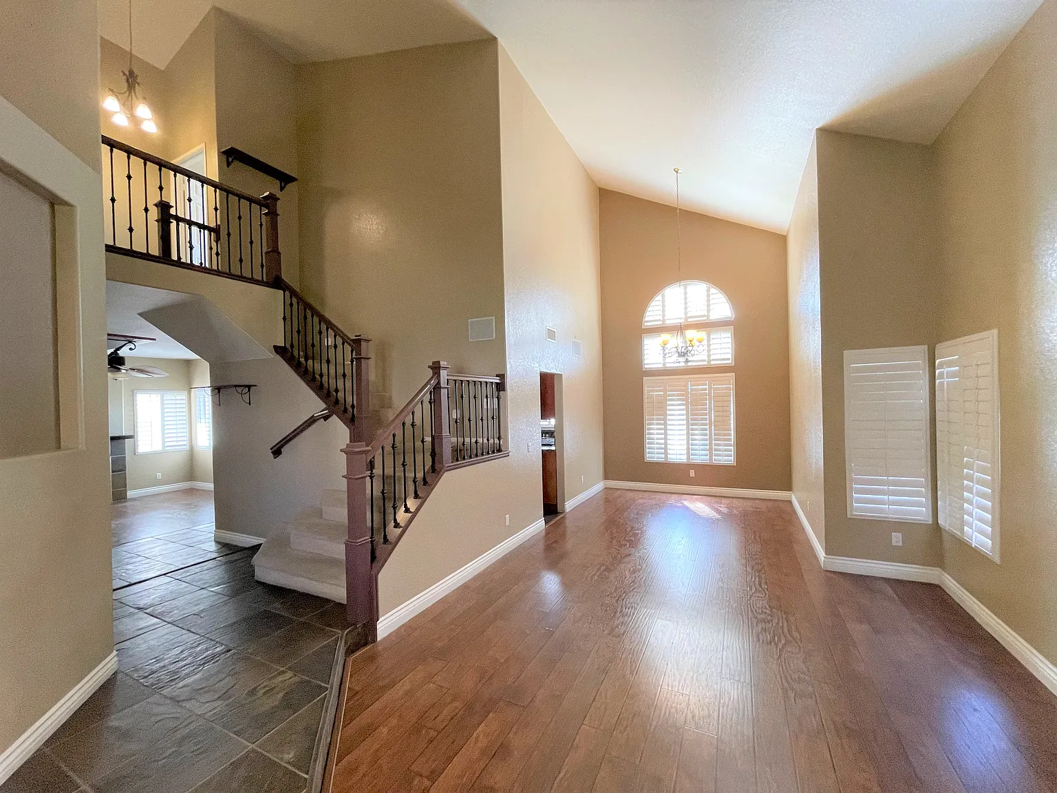 4 bed, 2.5 bath, 2285 sqft, $3,875 — Photo 2