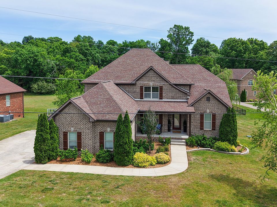 1st image of 843 Ridgetop Dr