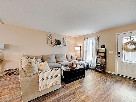 3rd image of 4556 Dungannon Dr
