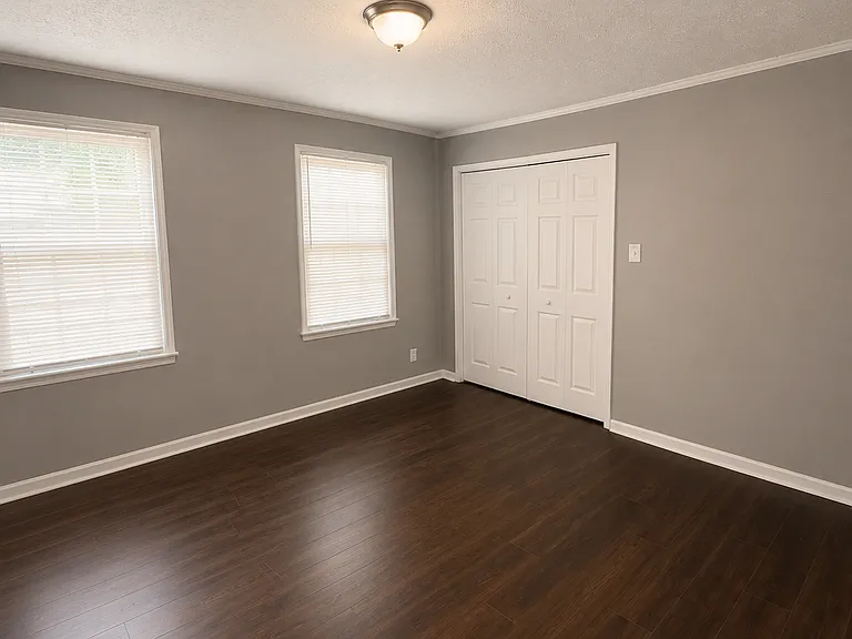 1334 Dewey St — Photo 15