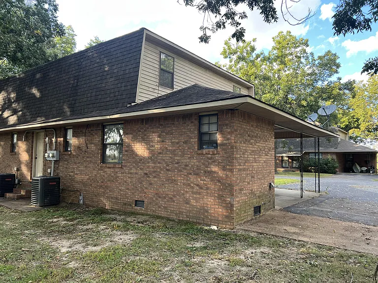 1803 Thomas Ln #B — Photo 2