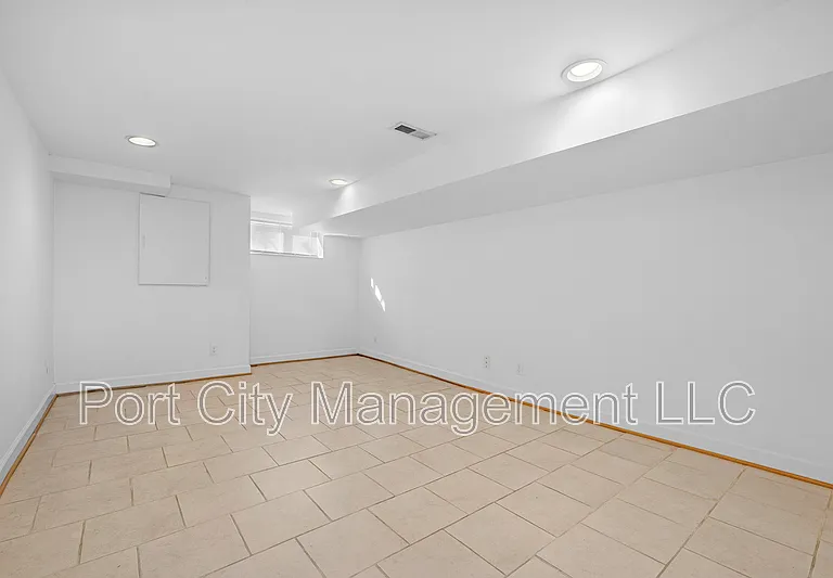 341 S Macon St — Photo 18