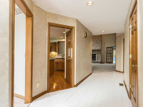 3rd image of 3689 Scioto Run Blvd