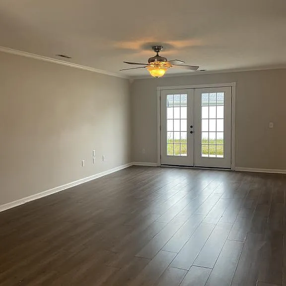 347 Thistle Ln — Photo 4
