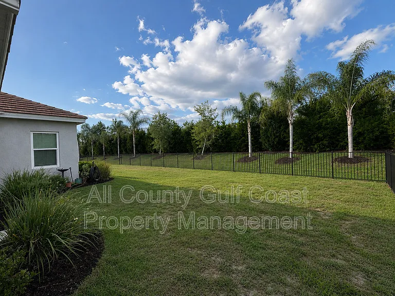 10194 Canaveral Cir — Photo 16