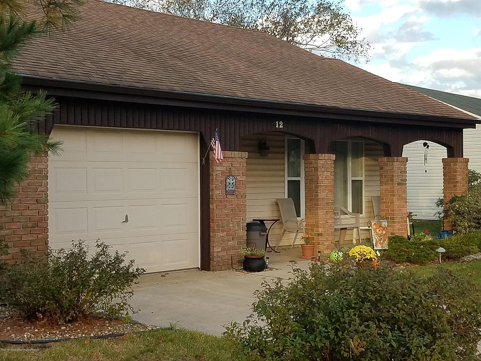1st image of 12 Buckingham Drive N