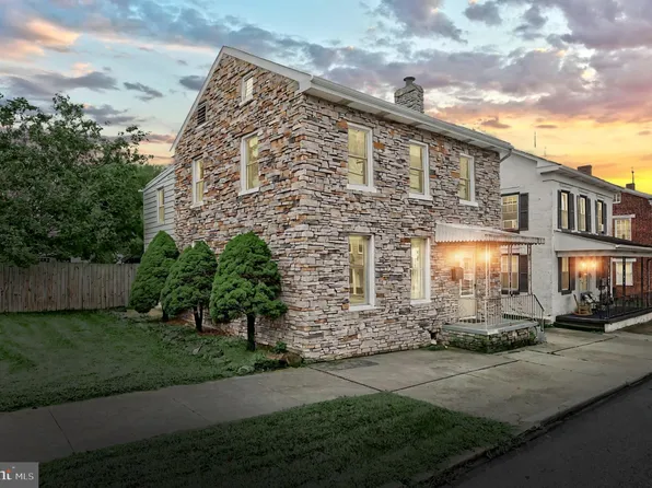 211 E King St, Littlestown, PA 17340