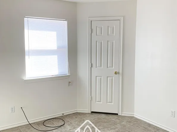 9104 Putteet Rd, Cresson, TX 76035