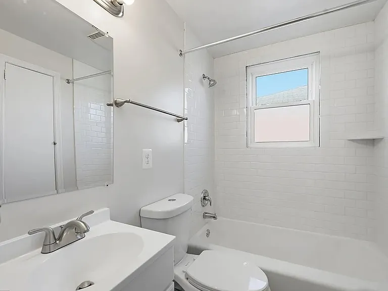 308 Georgia Ave NE — Photo 22
