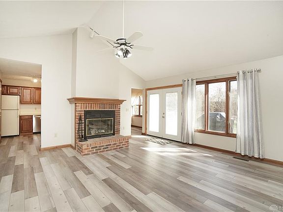 5th image of 88 Arlington Ave