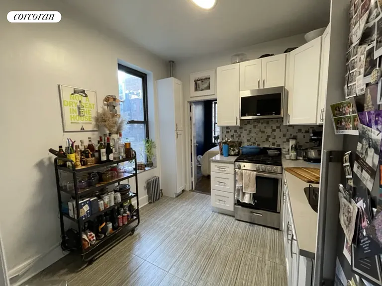 322 W 47th St #2R — Photo 9