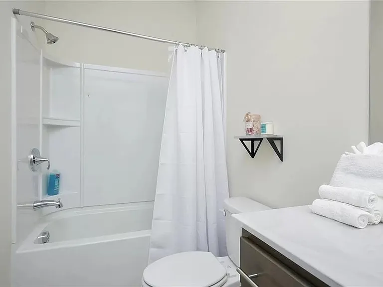 2048 Holtz Ln — Photo 16