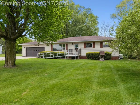 12489 Jennings Rd, Linden, MI 48451