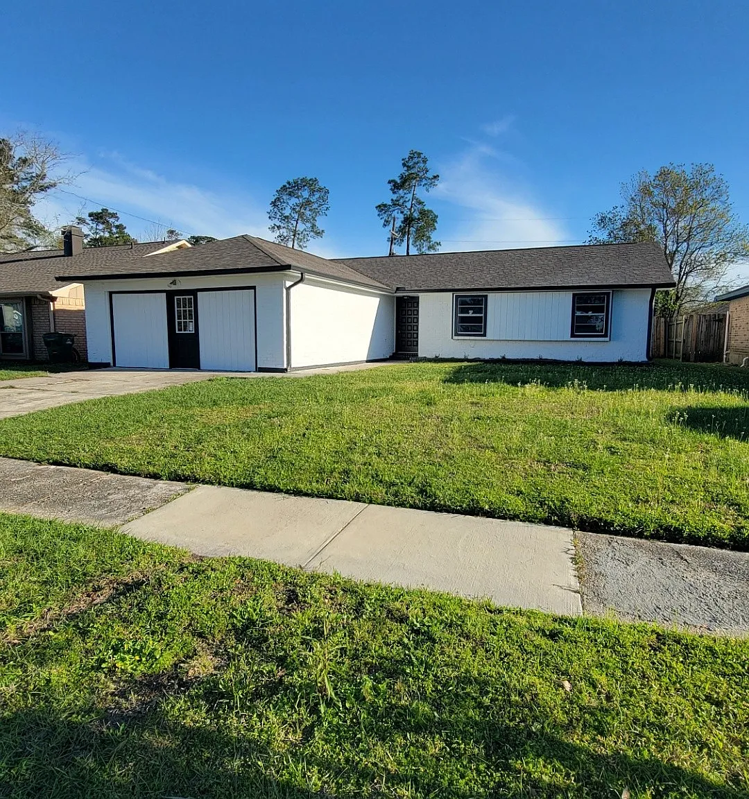 4 bed, 2150 sqft, $1,590 — Photo 2