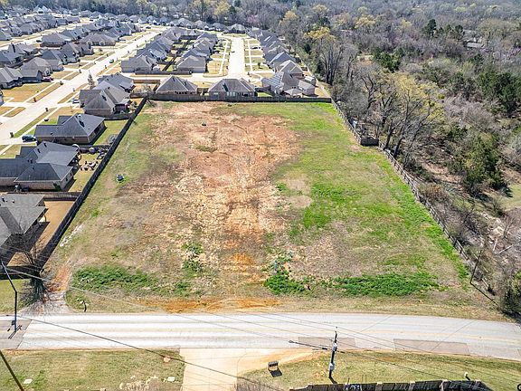 2nd image of 600 Hagan Rd