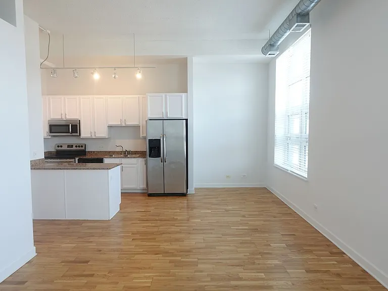 4131 W Belmont Ave #201 — Photo 9
