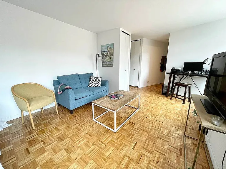 295 Greenwich St #8M — Photo 2