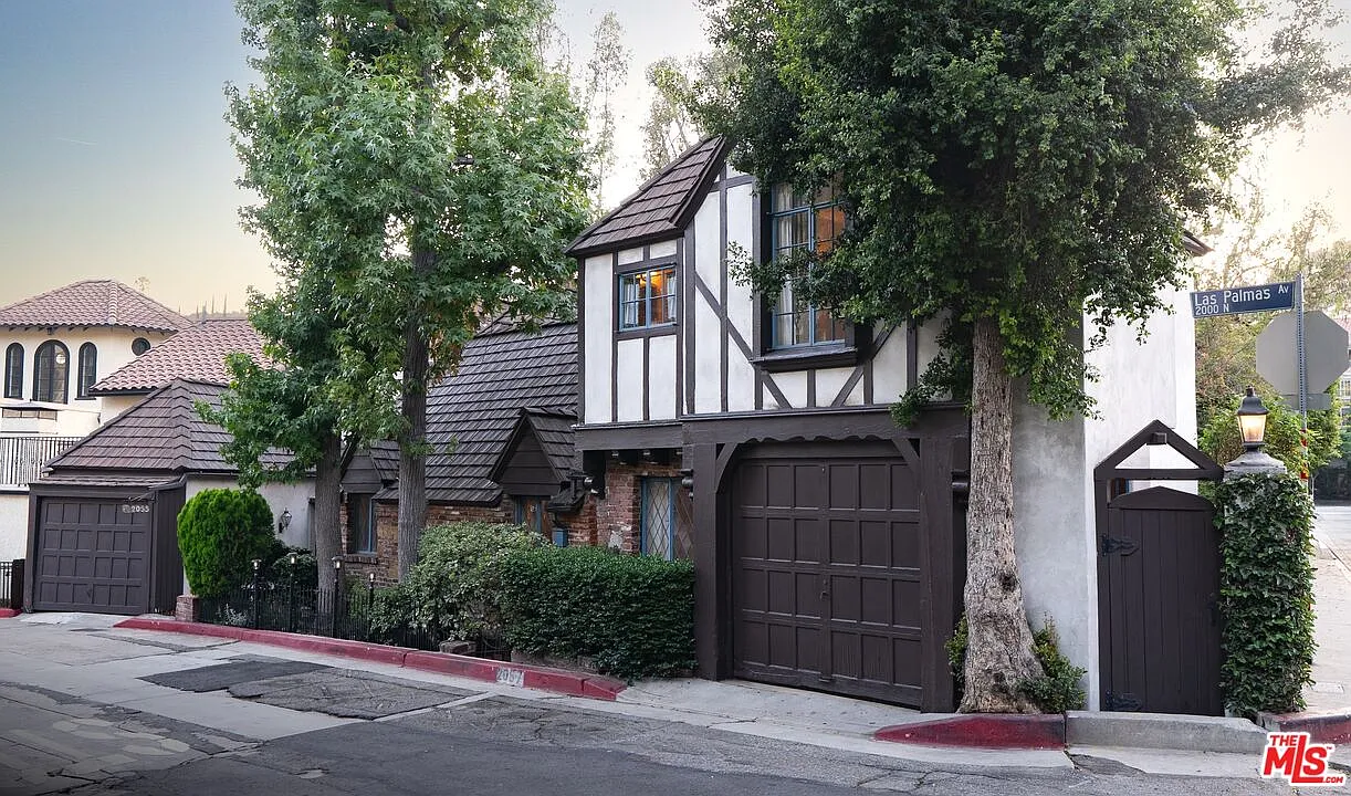 1 bed, 1.5 bath, $5,500 — Photo 2