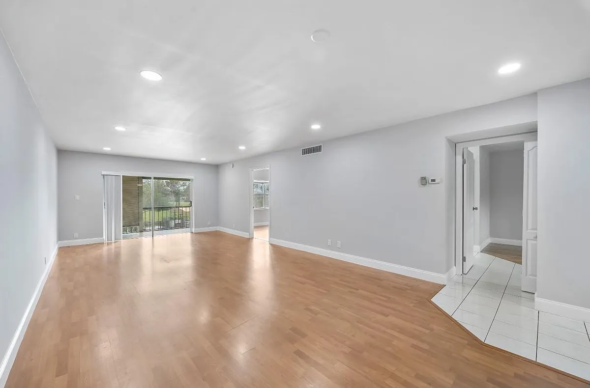 Building Photo - 6100 S Falls Circle Dr #204