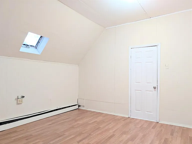 107 Catherine St — Photo 30