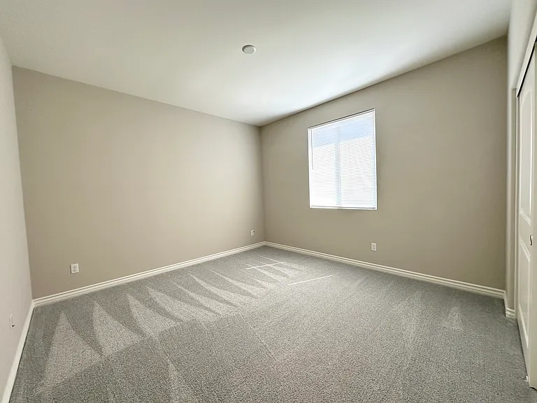 33845 Flood St — Photo 13