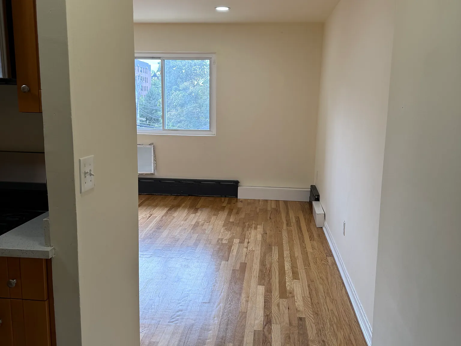 2 bed, 1000 sqft, $2,600 — Photo 4