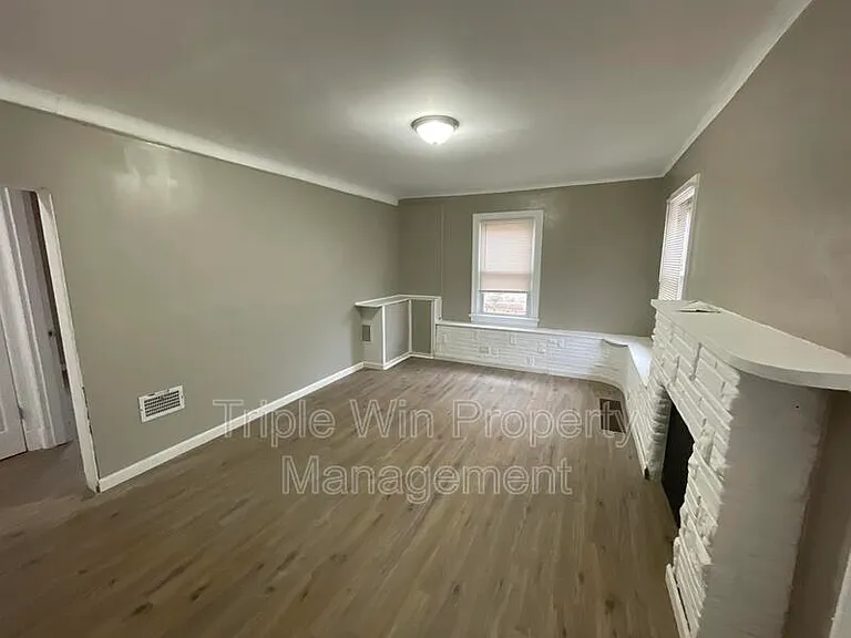 802 Rowles Ave — Photo 8
