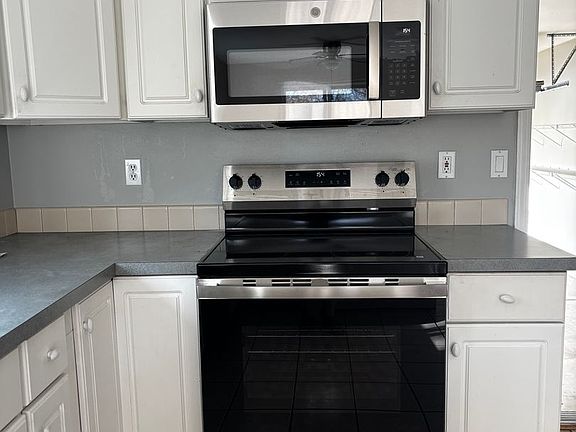 3rd image of 2040 NW Harriman St