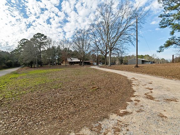 3rd image of 122 County Road 237