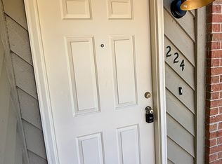 512 Lake Forest Blvd APT 224F, Daphne, AL 36526