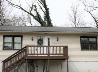 110 Wakefield Rd, Oak Ridge, TN 37830