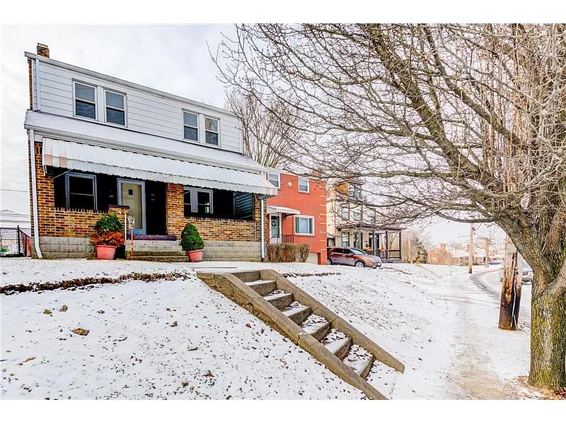 2047 Pioneer Ave photo 1