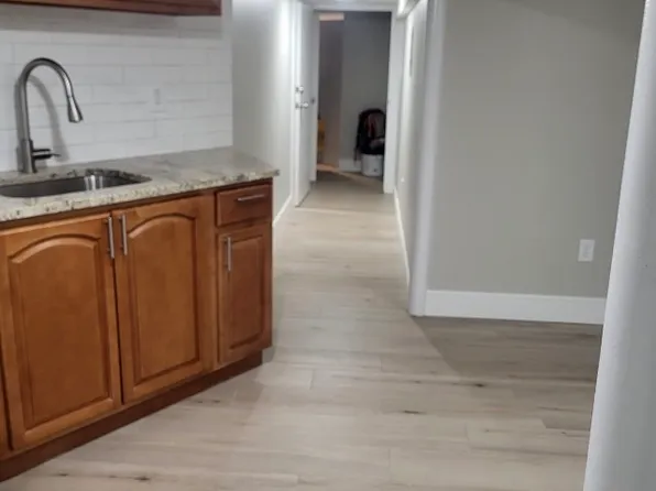 83 McWhorter St, Newark, NJ 07105
