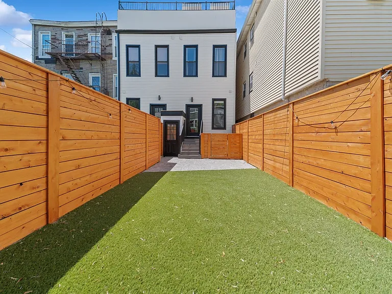 234 Webster Ave #1L — Photo 12