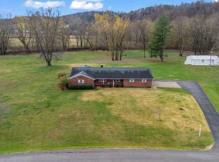 723 Brookefield Farm Rd, Ashland, KY 41102