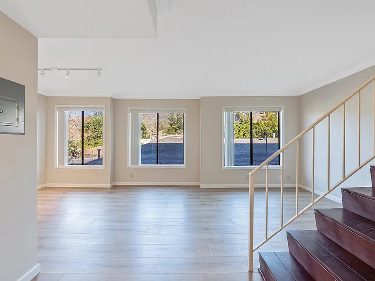 1243 Virginia Ave #9 — Photo 12