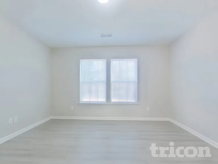 344 Longfellows Ln — Photo 3