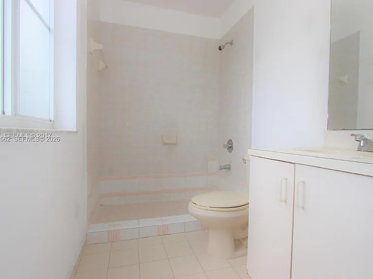 200 NW 114th Ave #22-101 — Photo 5