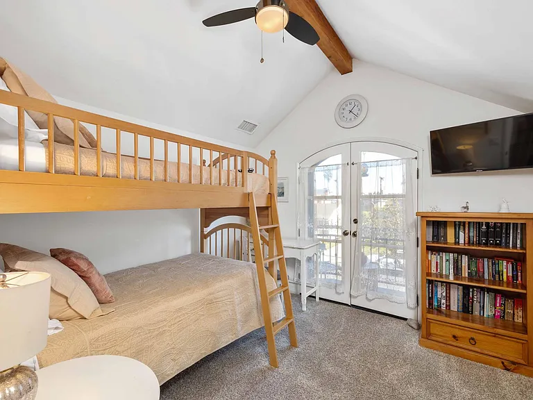 1605 Lynngrove Dr — Photo 30