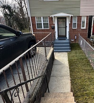 4th image of 5422 67th Ave