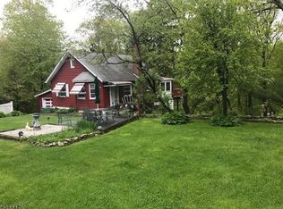 13 Pautuck Rd, Highland Lakes, NJ 07422